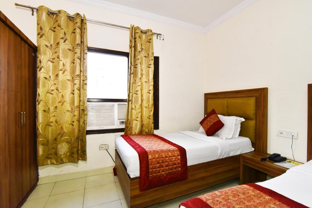 أمريتسار Hotel B-Comfort المظهر الخارجي الصورة