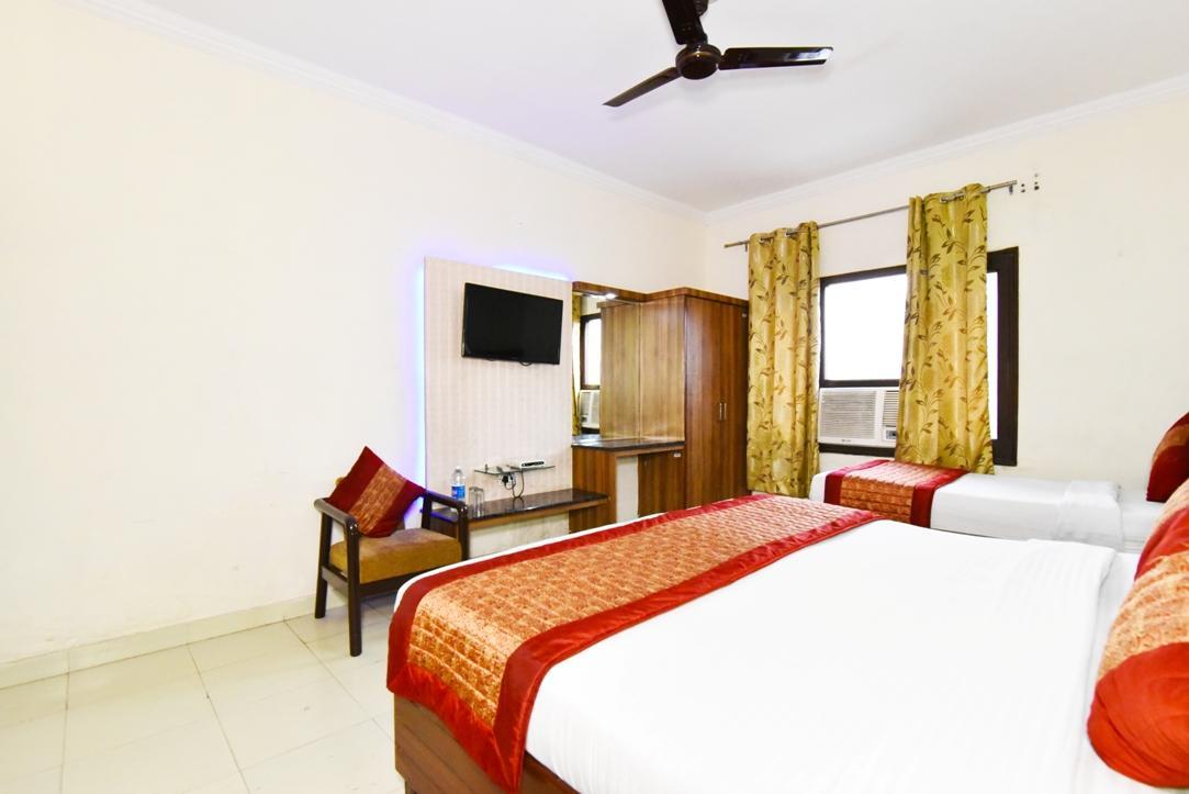 أمريتسار Hotel B-Comfort المظهر الخارجي الصورة